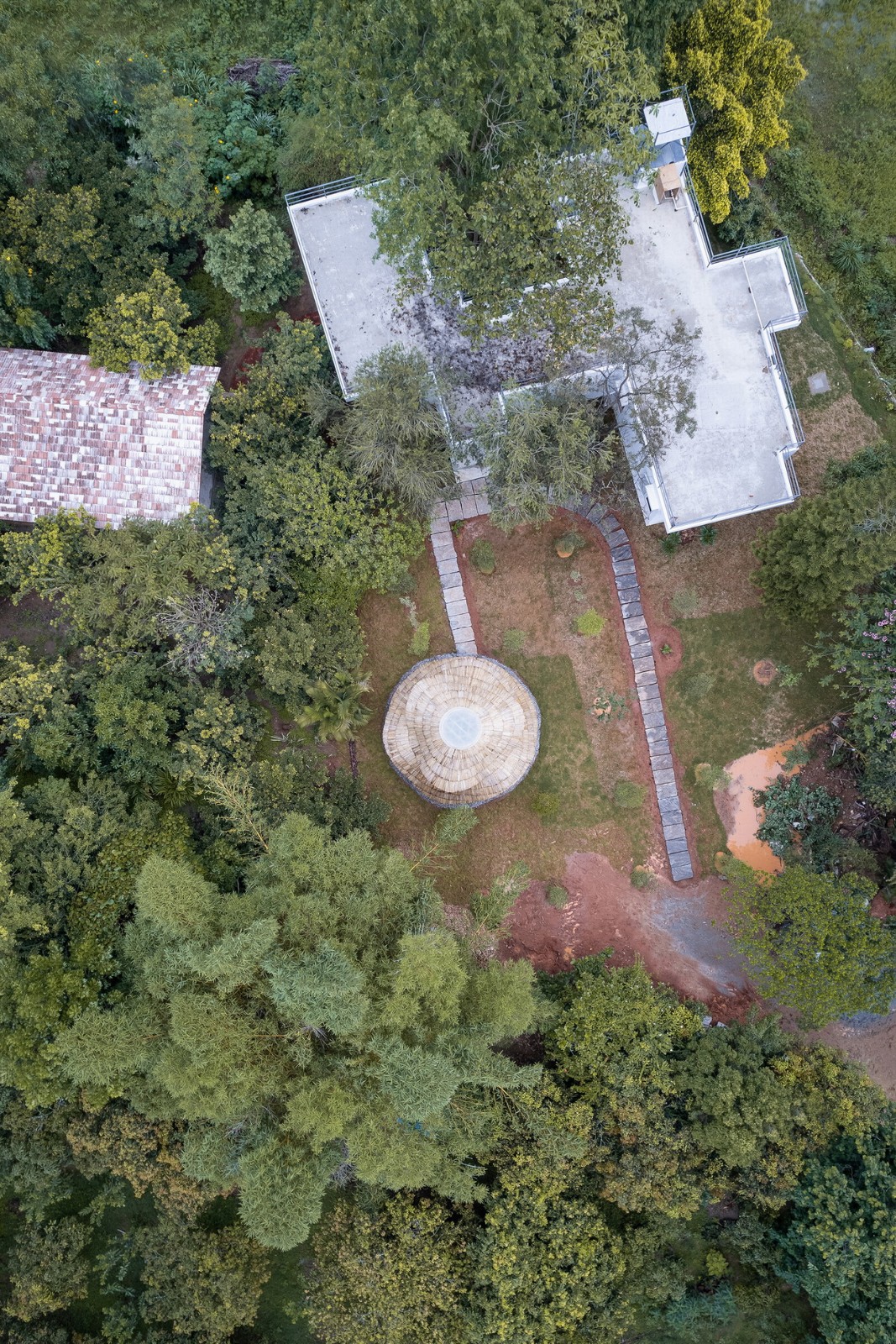 BIM建筑|冥想凉亭 / STUDIOARO