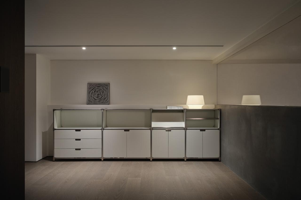 BIM建筑|梧桐树下的420平米复式公寓 :为年轻家庭巧妙创建”视线连通”挑高空间 / 八荒设计