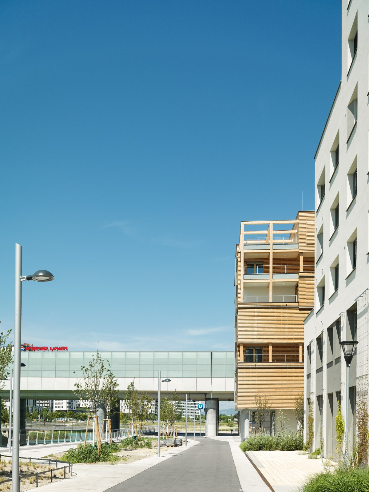 BIM建筑|滨湖论坛公寓 / heri&salli