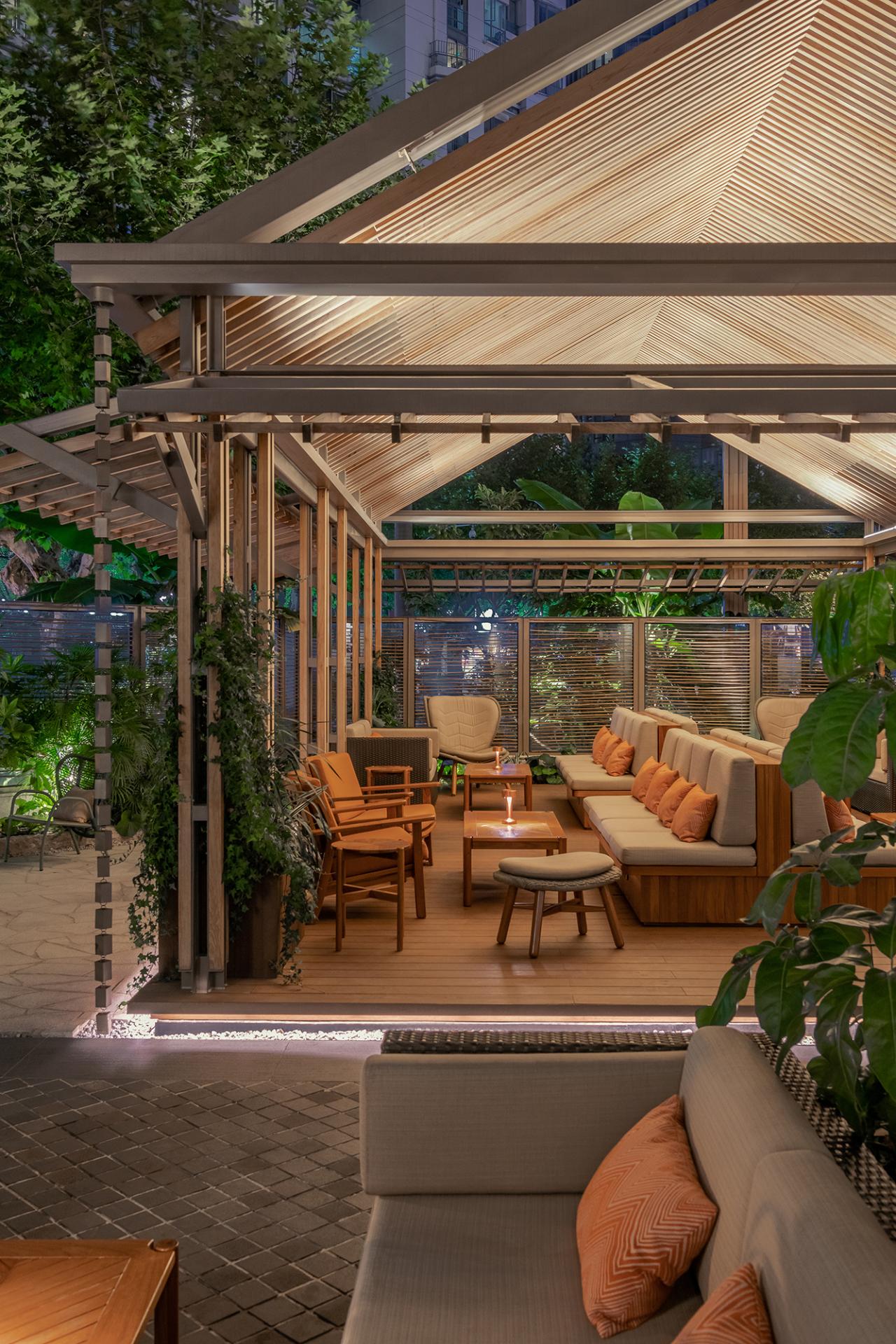 BIM建筑|双亭园：上海素凯泰酒店户外空间改造 / LUKSTUDIO芝作室