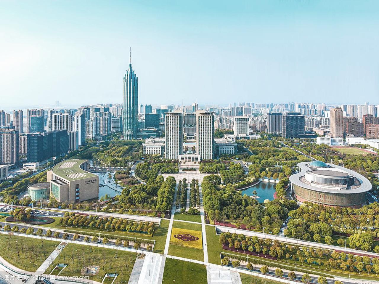 BIM建筑|龙城中轴华彩篇章·龙锦大厦 / 简和建筑