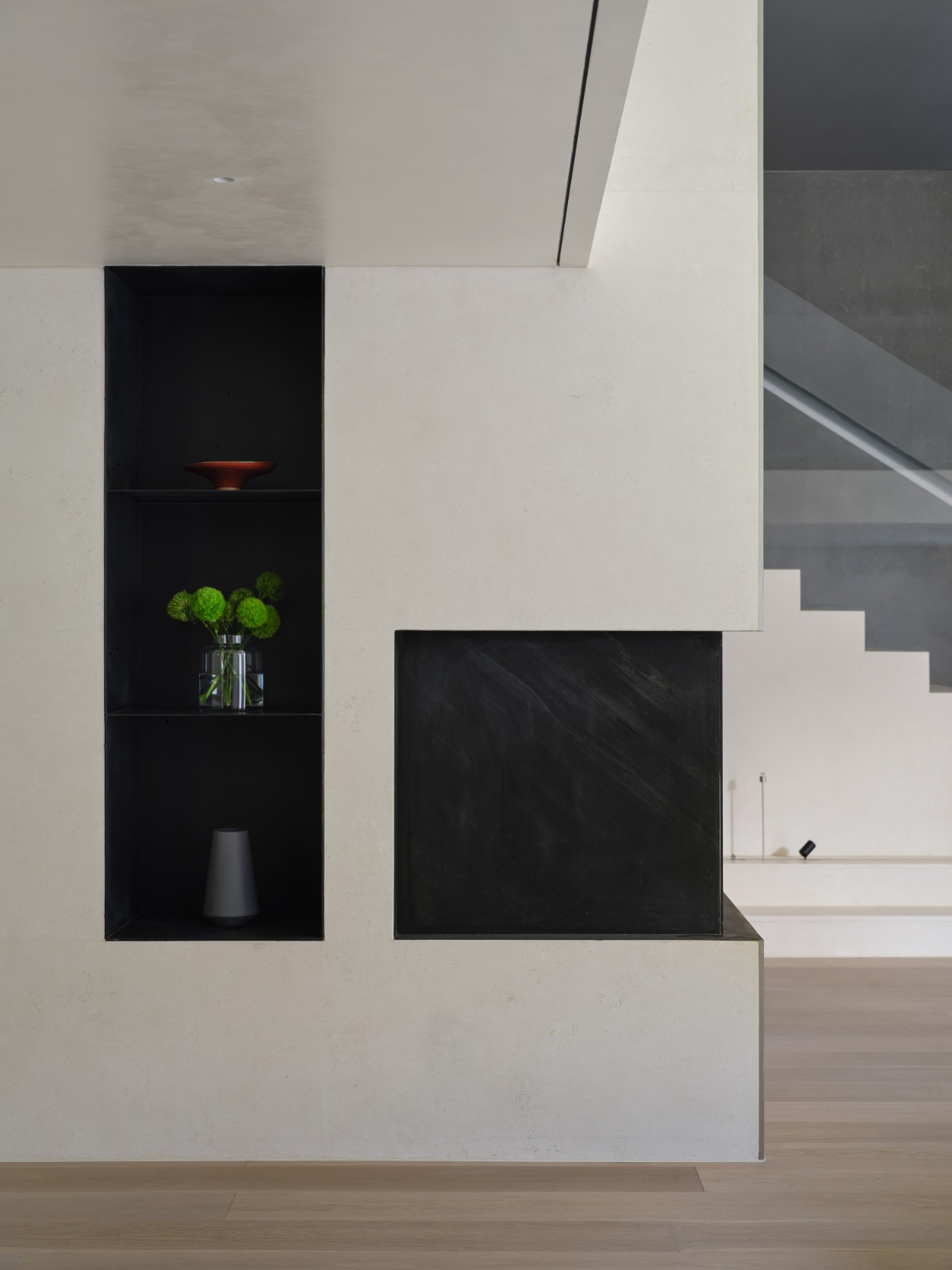 BIM建筑|梧桐树下的420平米复式公寓 :为年轻家庭巧妙创建”视线连通”挑高空间 / 八荒设计