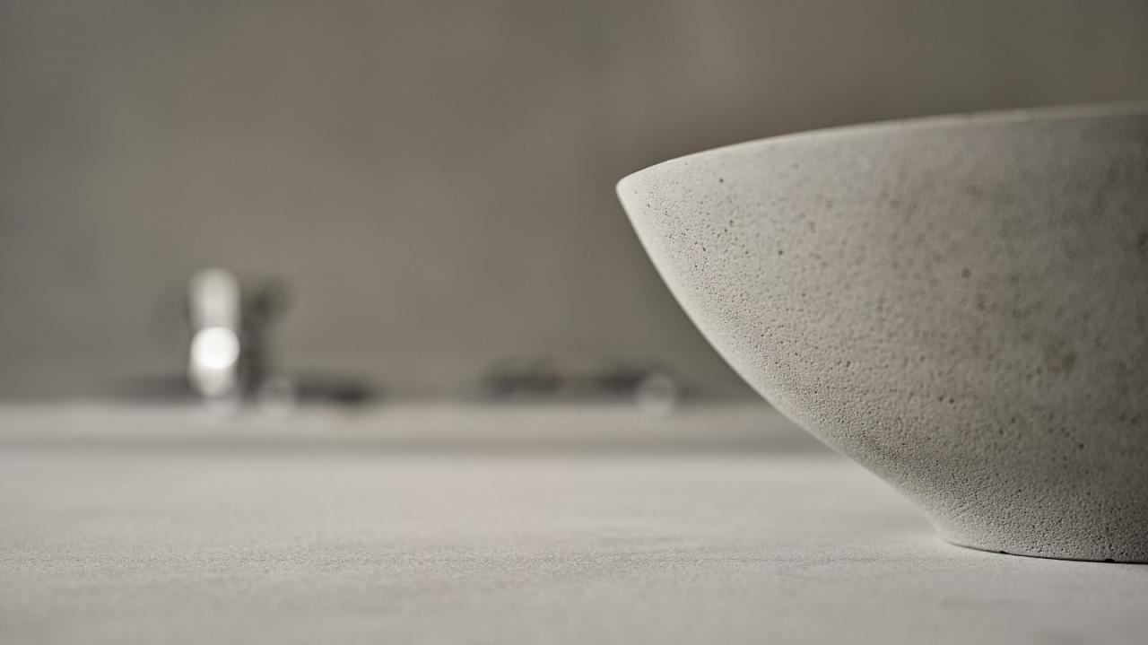 BIM建筑|梧桐树下的420平米复式公寓 :为年轻家庭巧妙创建”视线连通”挑高空间 / 八荒设计