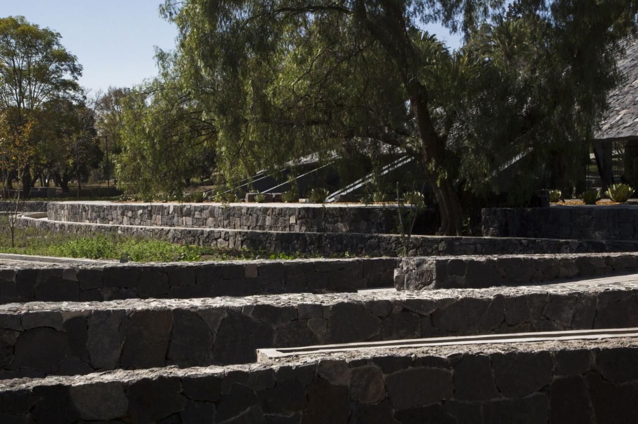 BIM建筑|覆盖在大地上，查普尔特佩克环境文化中心 / ERREqERRE Arquitectura y Urbanismo + Taller ID