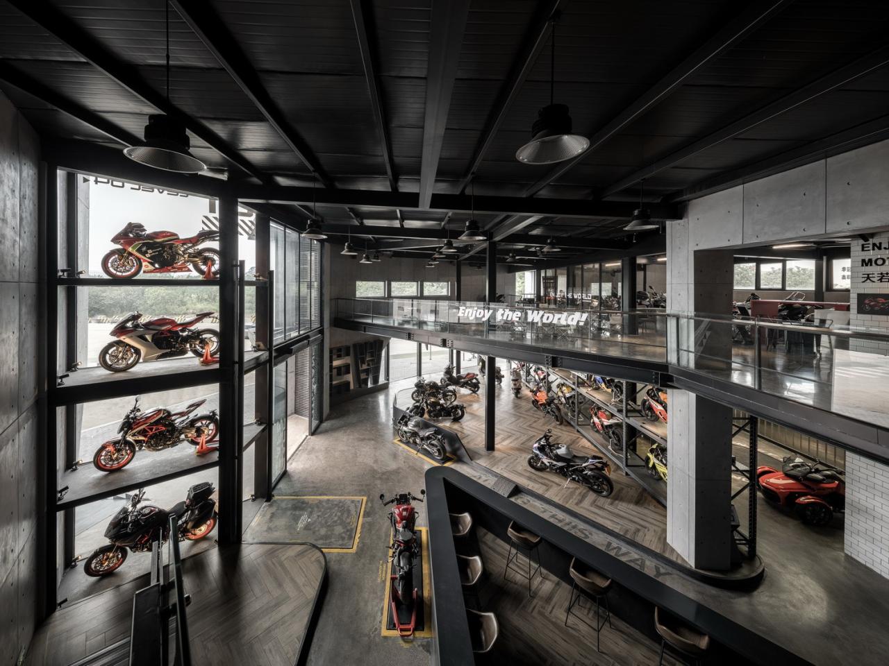 BIM建筑|机器与隐喻的诗学：顺德EW机车展厅 / SN-A超然建筑