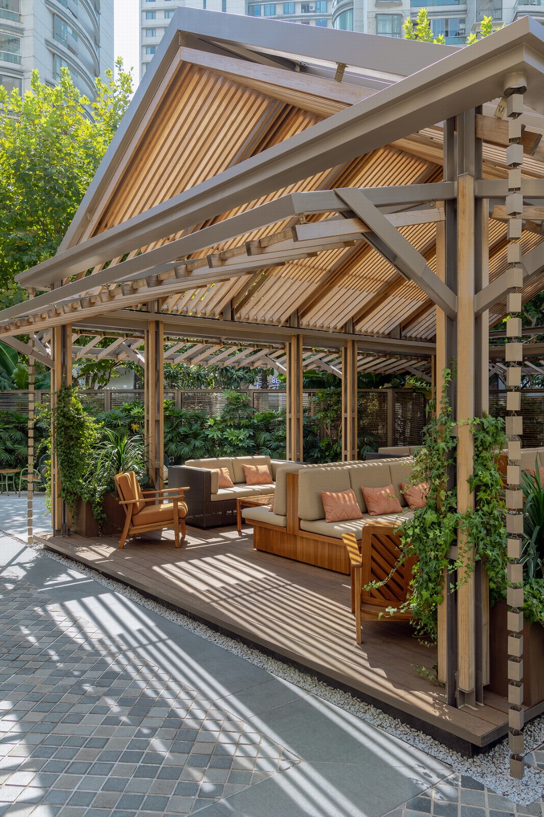 BIM建筑|双亭园：上海素凯泰酒店户外空间改造 / LUKSTUDIO芝作室