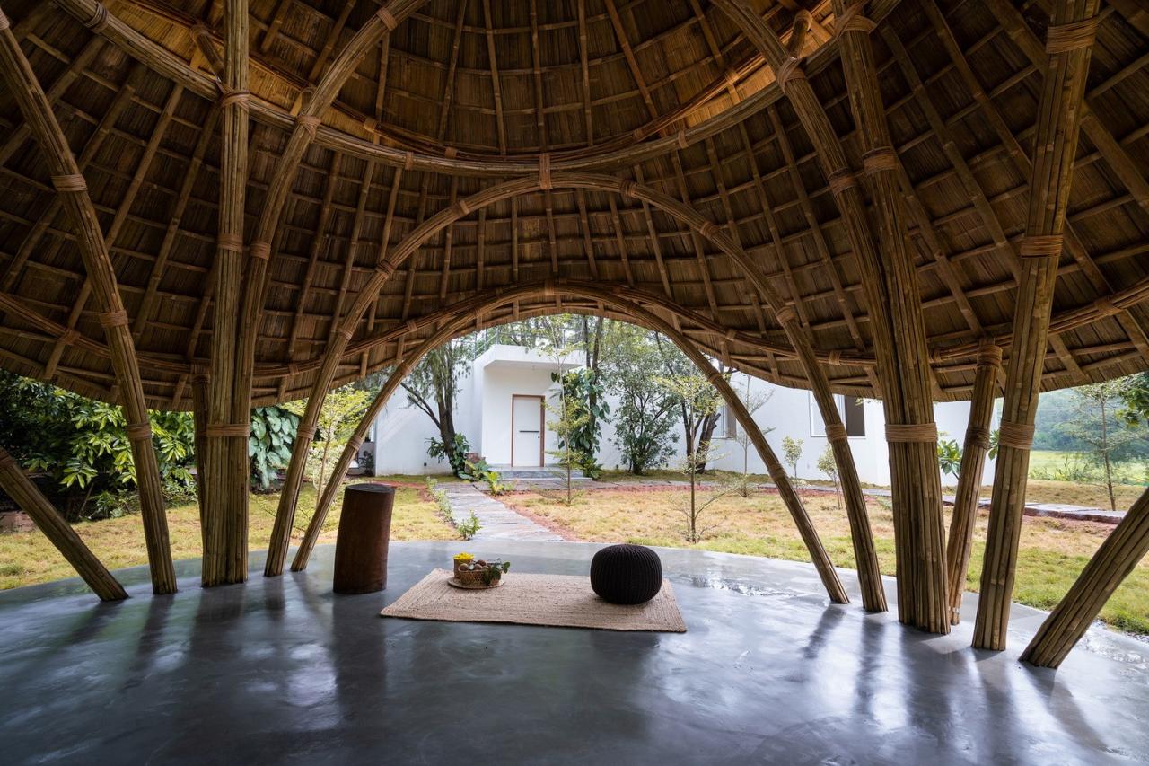 BIM建筑|冥想凉亭 / STUDIOARO