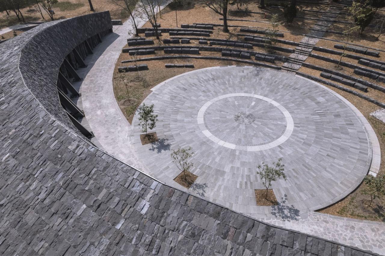 BIM建筑|覆盖在大地上，查普尔特佩克环境文化中心 / ERREqERRE Arquitectura y Urbanismo + Taller ID