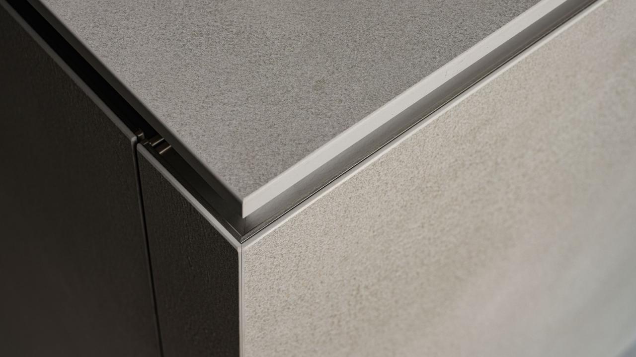 BIM建筑|梧桐树下的420平米复式公寓 :为年轻家庭巧妙创建”视线连通”挑高空间 / 八荒设计