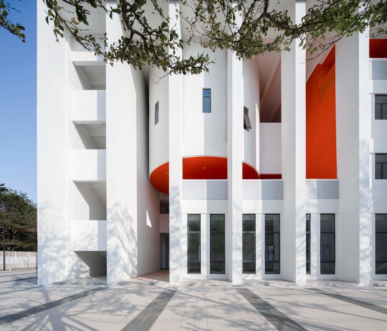 BIM建筑|南海桂城金桂高中 / 竖梁社