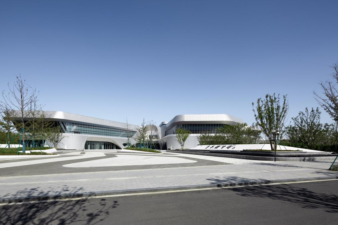 BIM建筑|体育运动催化城市生活：桐乡市全民健身中心暨李宁体育园 / PTD柏涛设计