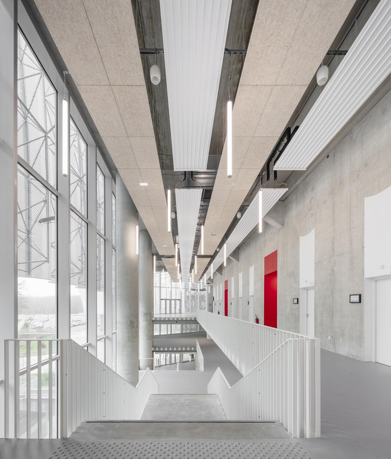 BIM建筑|透明‘外衣’，CO’Met 体育中心 / CMA+FMS+ Populus