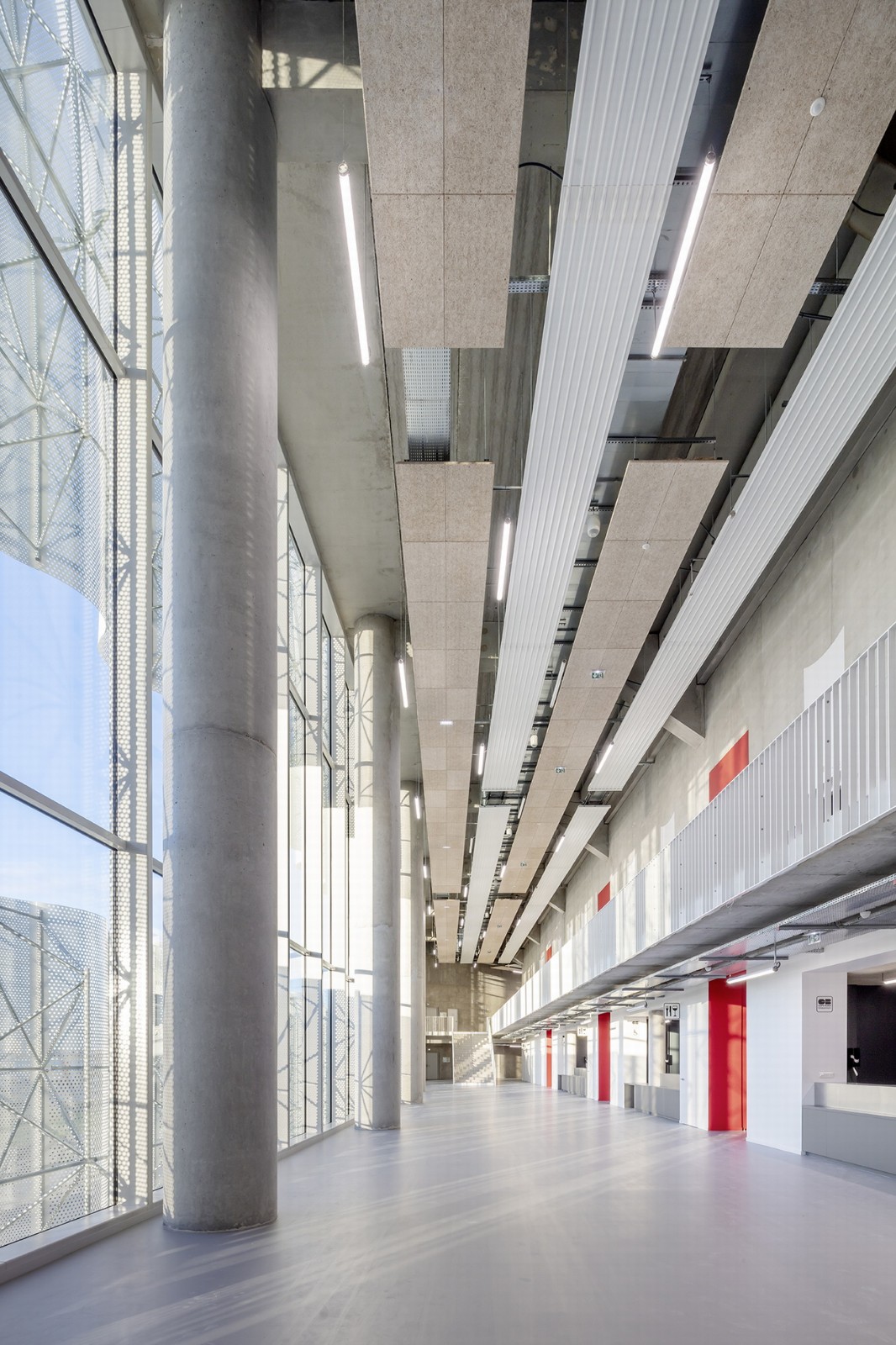 BIM建筑|透明‘外衣’，CO’Met 体育中心 / CMA+FMS+ Populus