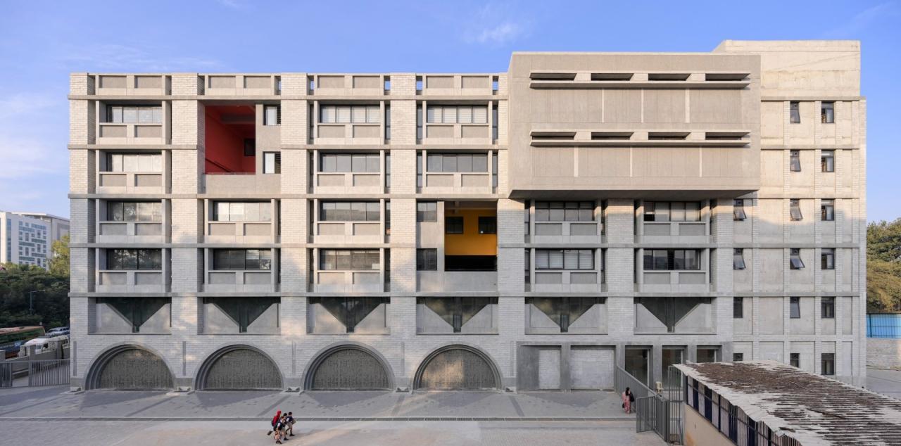 BIM建筑|班加罗尔圣约瑟夫法学院 / BetweenSpaces