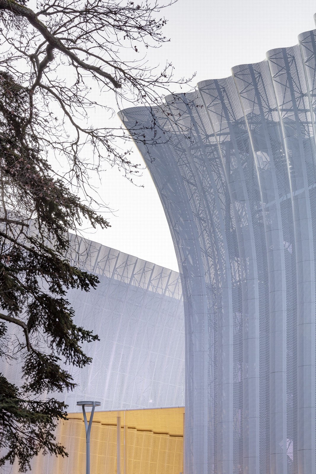 BIM建筑|透明‘外衣’，CO’Met 体育中心 / CMA+FMS+ Populus