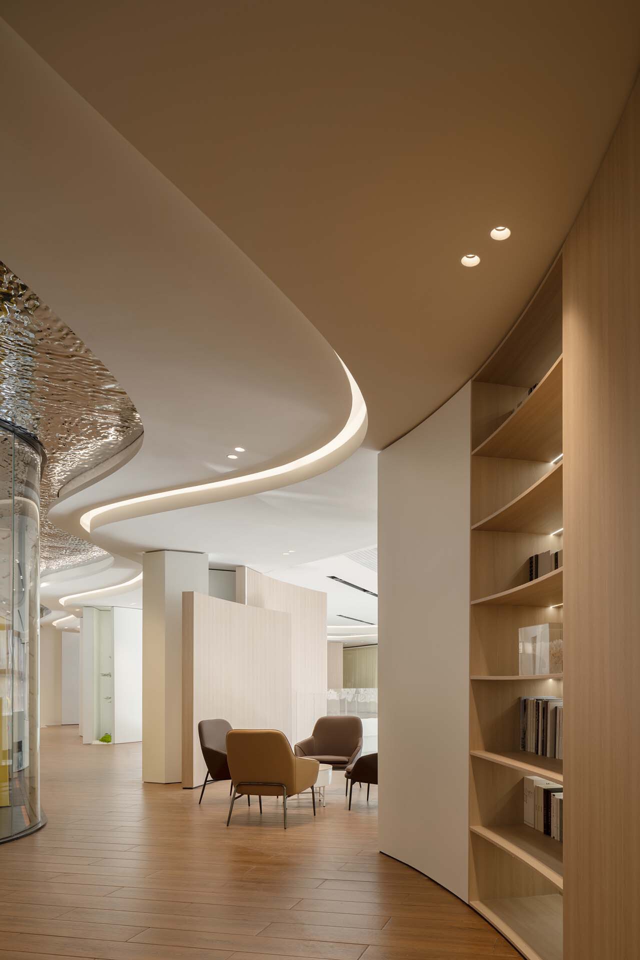 BIM建筑|BMW宝马前海客户体验中心 / 朱海博建筑设计事务所