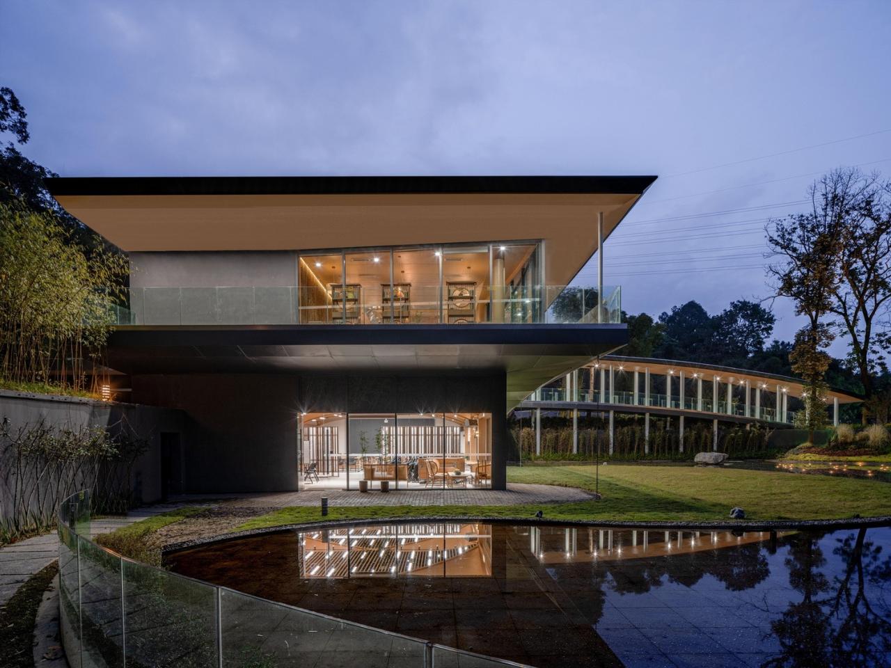 BIM建筑|竹文化的意象解读：崇州·竹艺村游客中心 / 小隐建筑