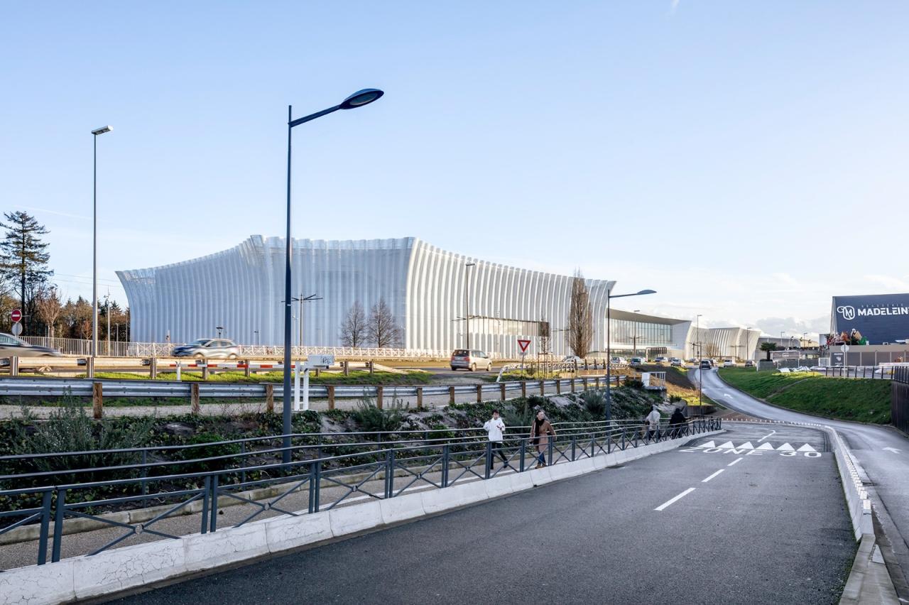 BIM建筑|透明‘外衣’，CO’Met 体育中心 / CMA+FMS+ Populus