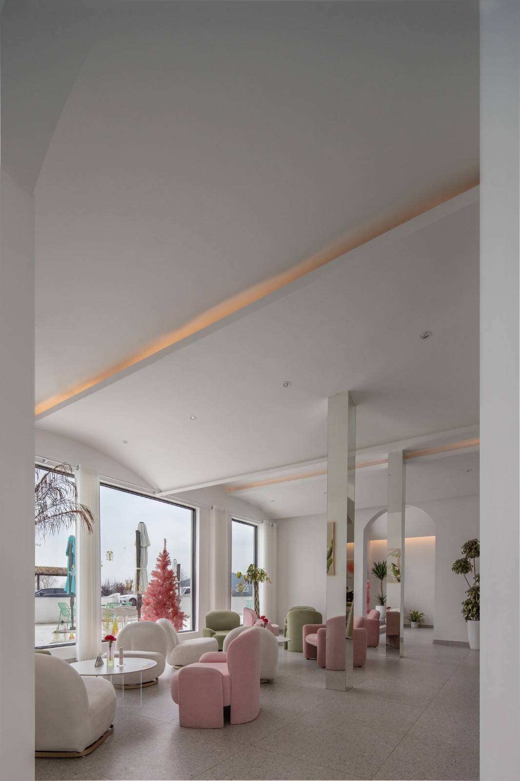 BIM建筑|环湖公路边的度假餐吧 / 平介设计