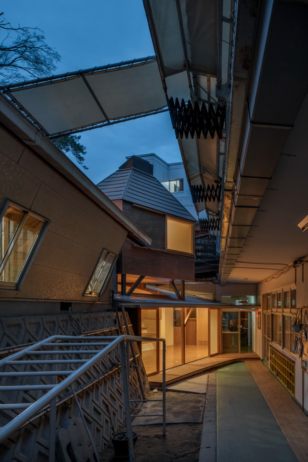 BIM建筑|消解死胡同，山里保育园改扩建 / 吉村真基建筑计画事务所 | MYAO