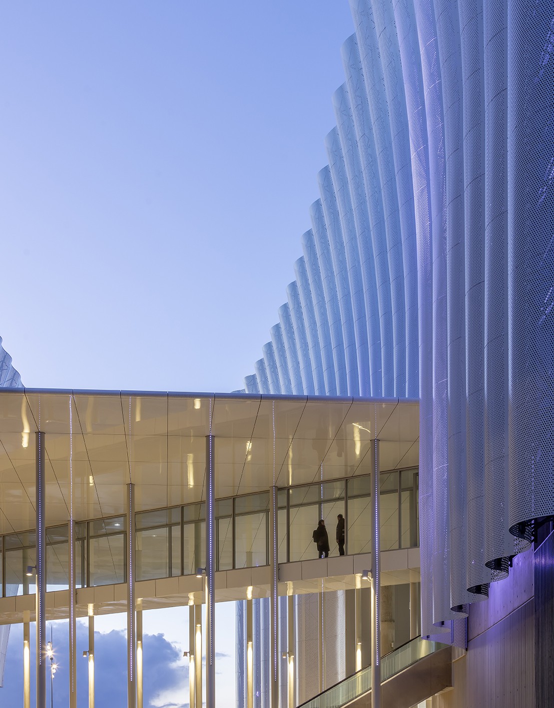 BIM建筑|透明‘外衣’，CO’Met 体育中心 / CMA+FMS+ Populus