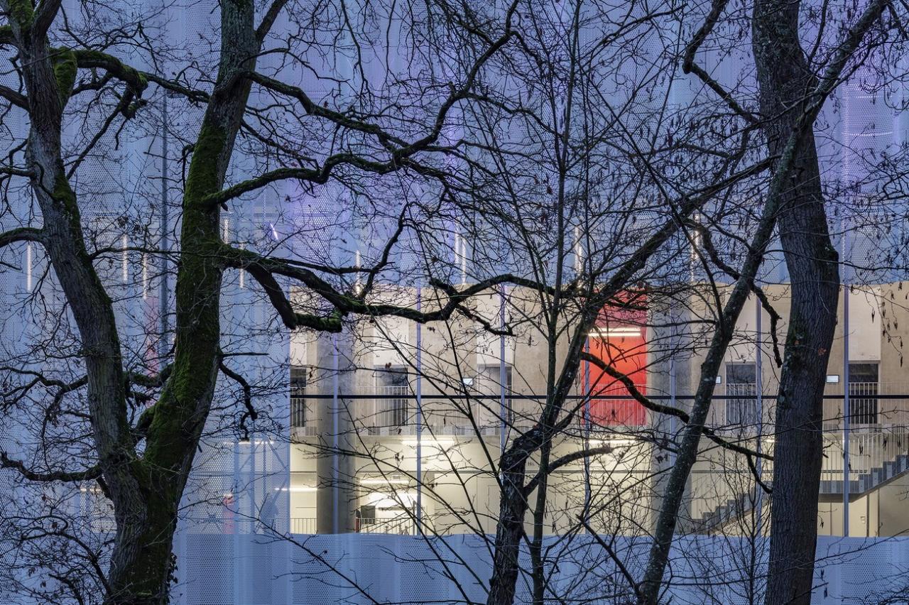 BIM建筑|透明‘外衣’，CO’Met 体育中心 / CMA+FMS+ Populus