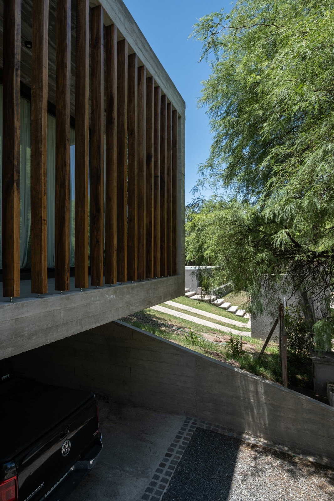 BIM建筑|竞技场中的房子 / Pablo Senmartin