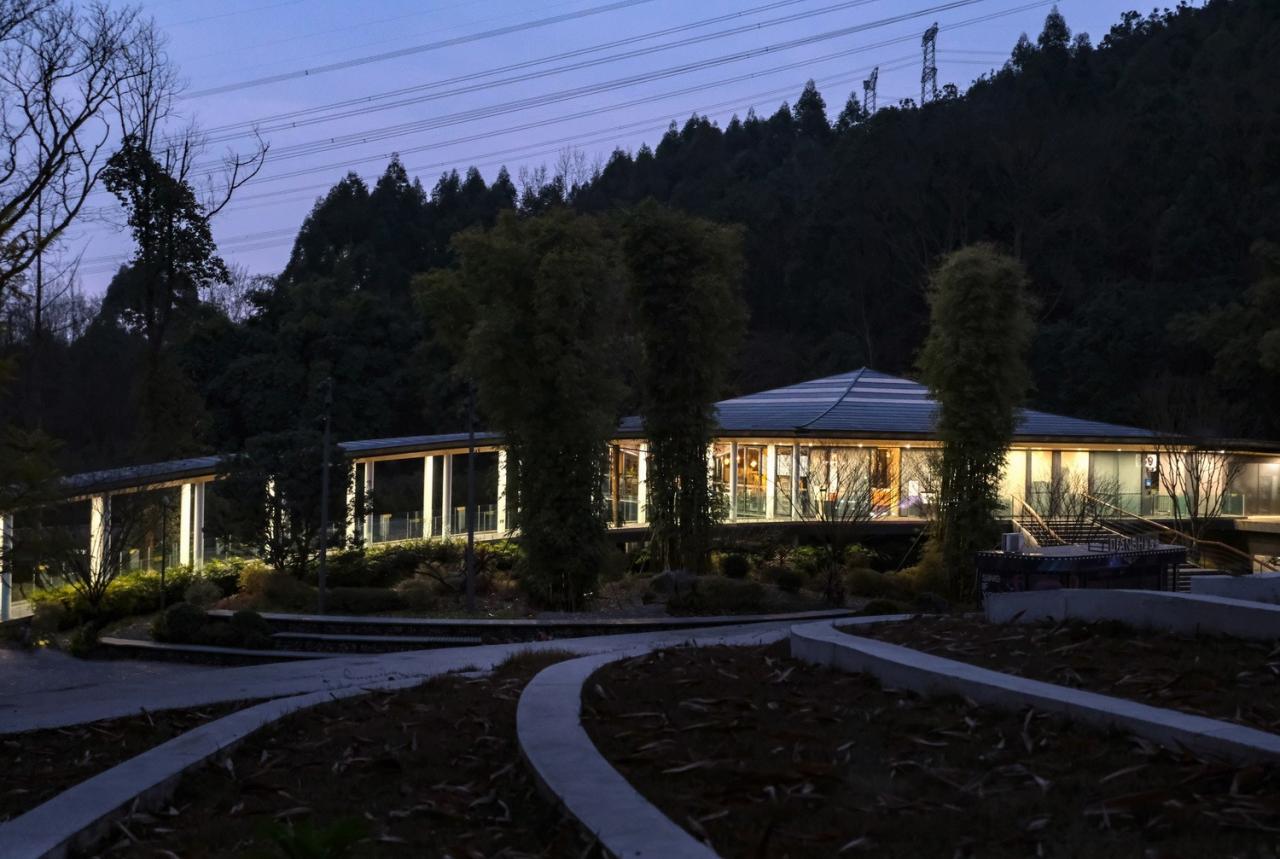 BIM建筑|竹文化的意象解读：崇州·竹艺村游客中心 / 小隐建筑