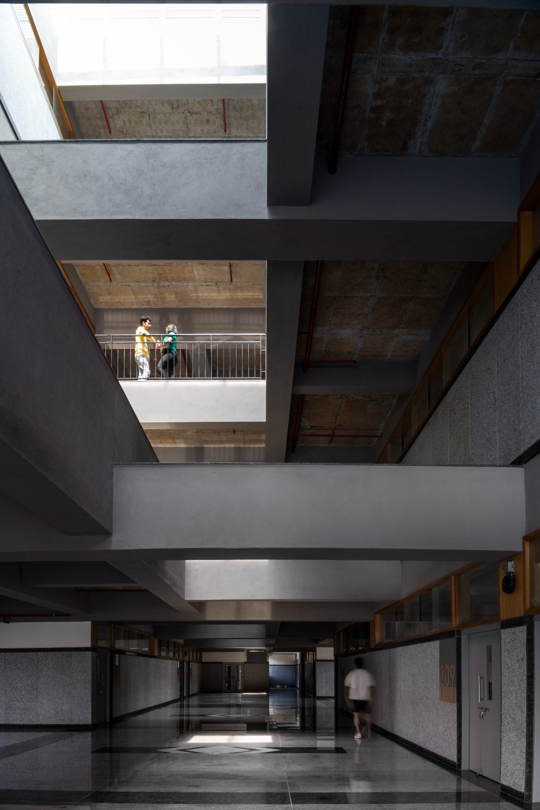 BIM建筑|班加罗尔圣约瑟夫法学院 / BetweenSpaces