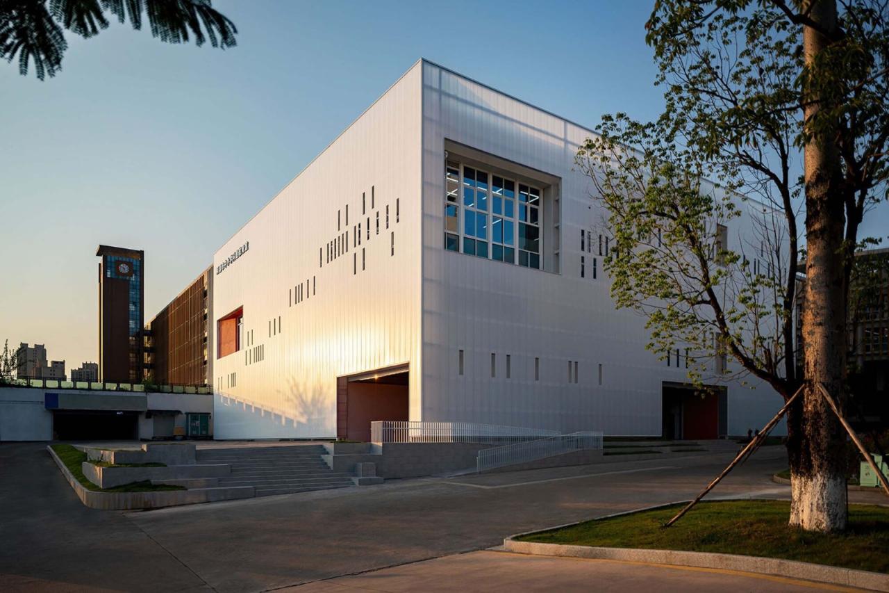 BIM建筑|河源市中小学科普教育馆 / 华南理工大学建筑设计研究院 陶郅工作室