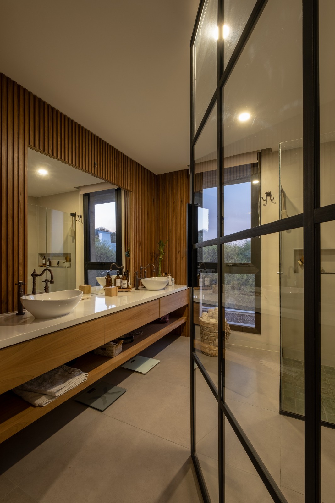 BIM建筑|竞技场中的房子 / Pablo Senmartin