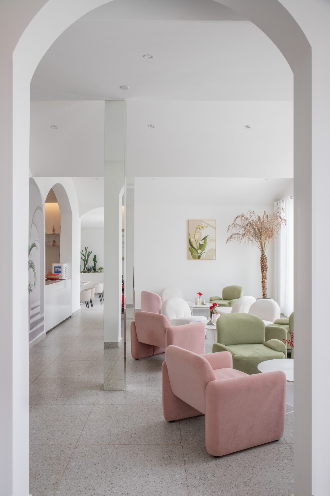 BIM建筑|环湖公路边的度假餐吧 / 平介设计