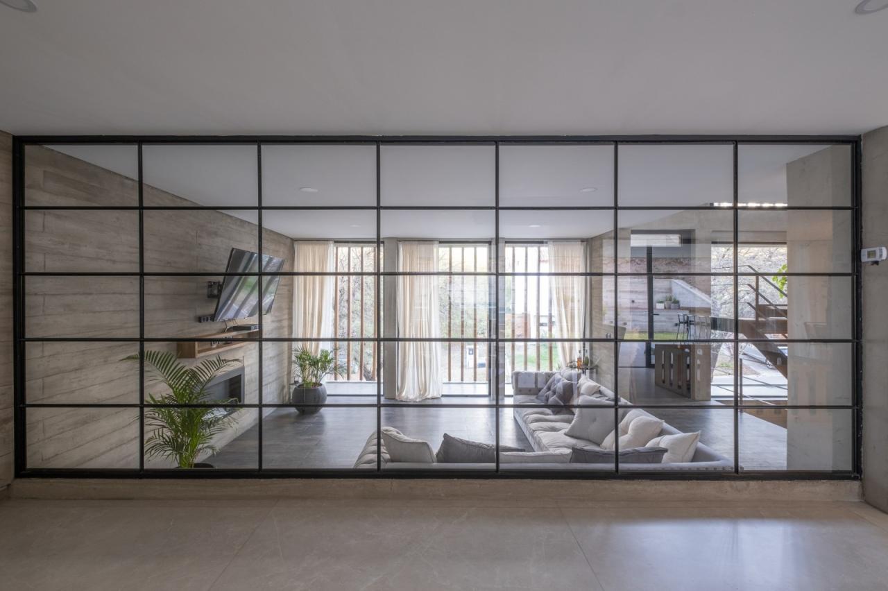 BIM建筑|竞技场中的房子 / Pablo Senmartin