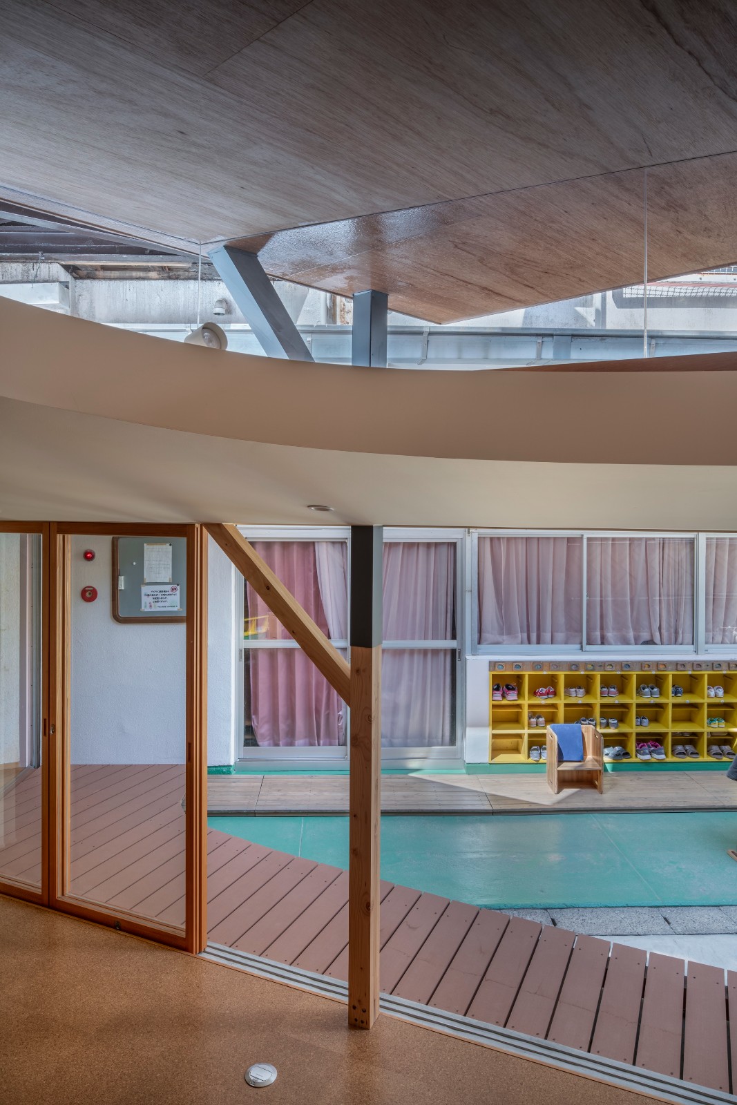 BIM建筑|消解死胡同，山里保育园改扩建 / 吉村真基建筑计画事务所 | MYAO