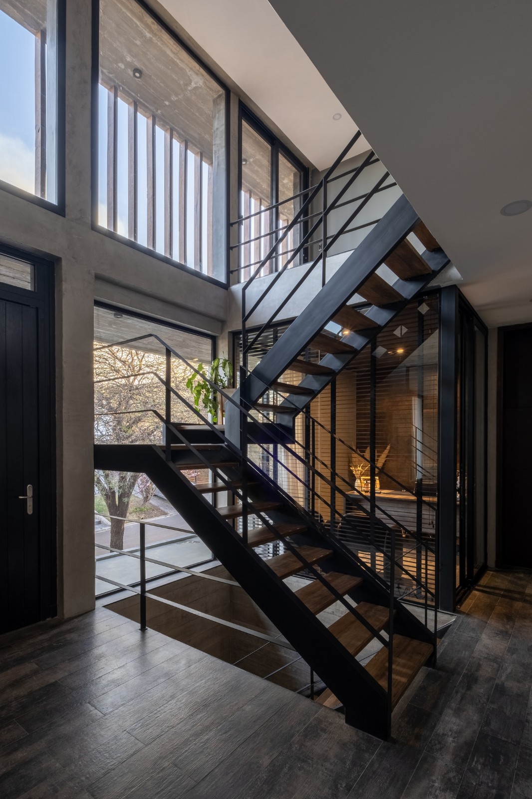 BIM建筑|竞技场中的房子 / Pablo Senmartin