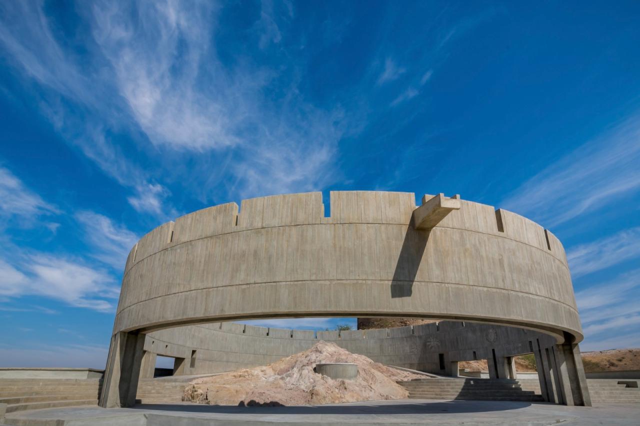 BIM建筑|Smritivan地震纪念碑 / Vastushilpa Sangath