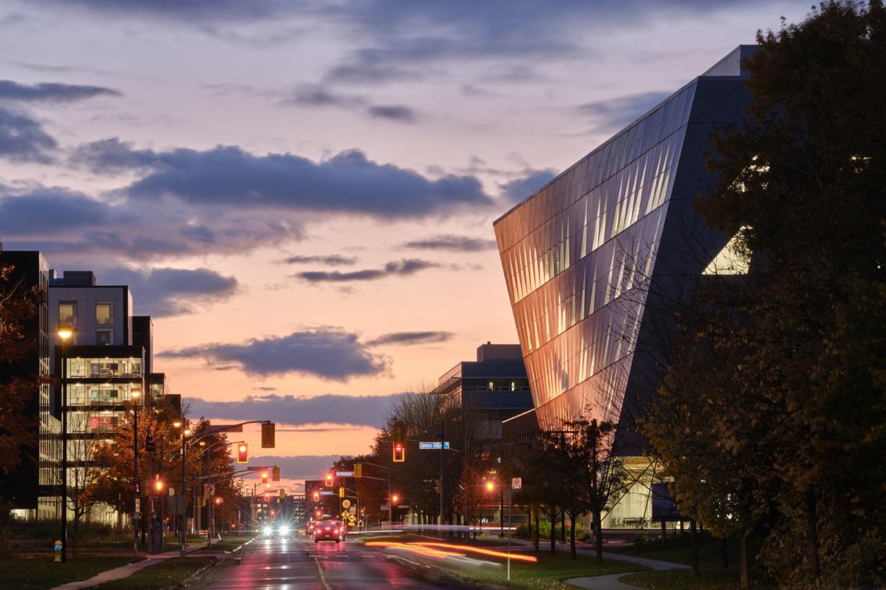 BIM建筑|约克大学继续教育学院 / Perkins&Will