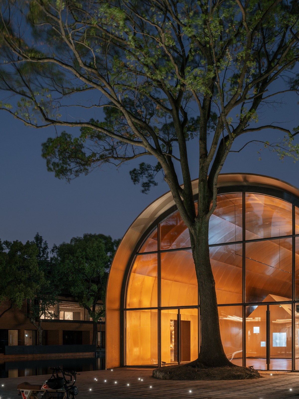 BIM建筑|全金属外壳：铜堡 / Wutopia Lab