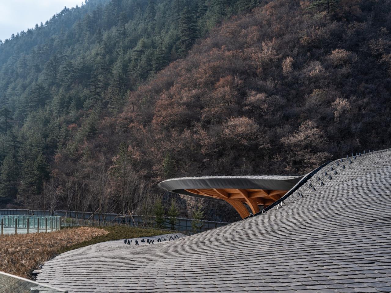 BIM建筑|九寨沟景区沟口立体式游客服务中心 / 清华大学建筑设计研究院