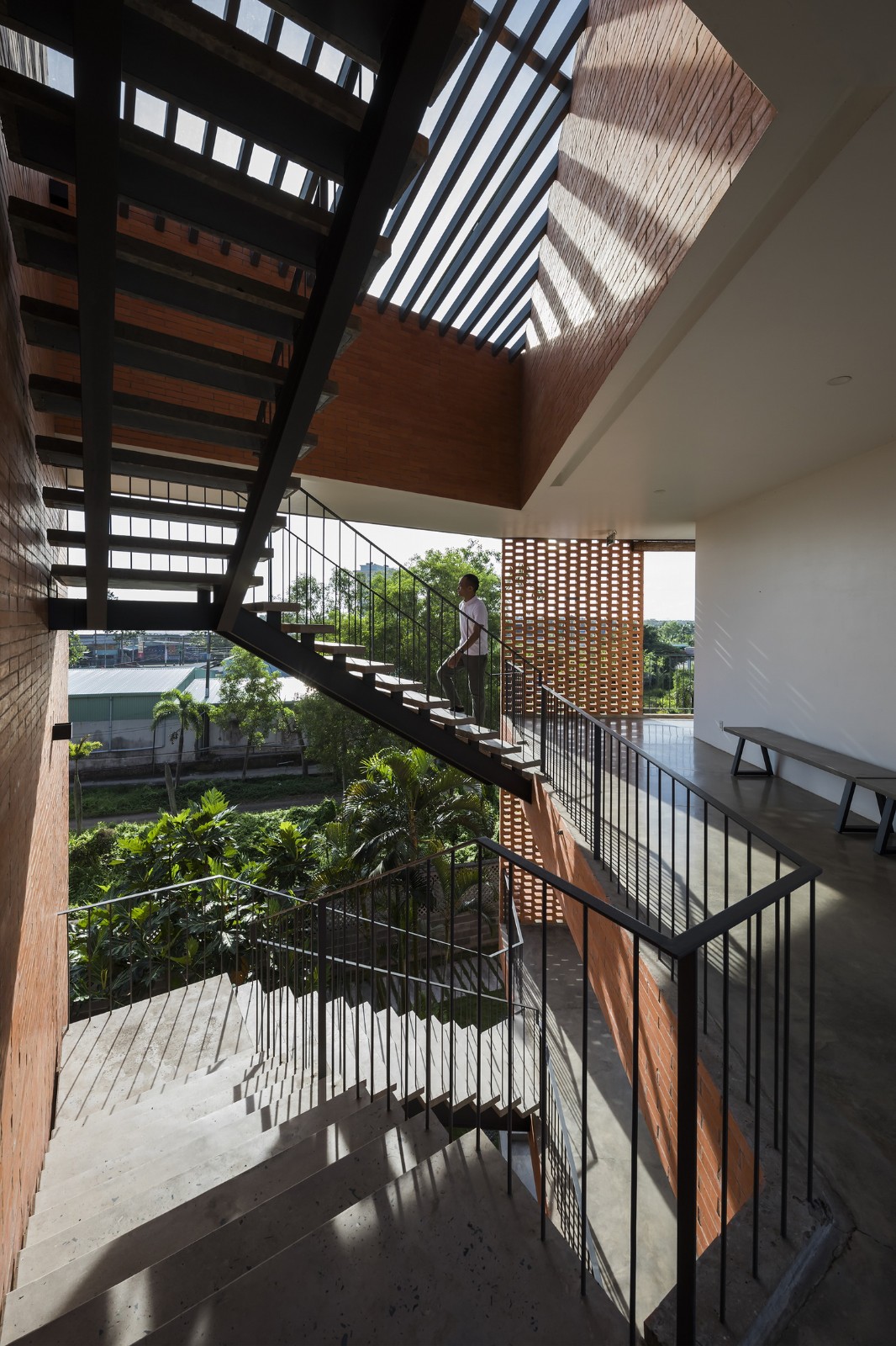 BIM建筑|本特雷酒店 / Sanuki Daisuke architects