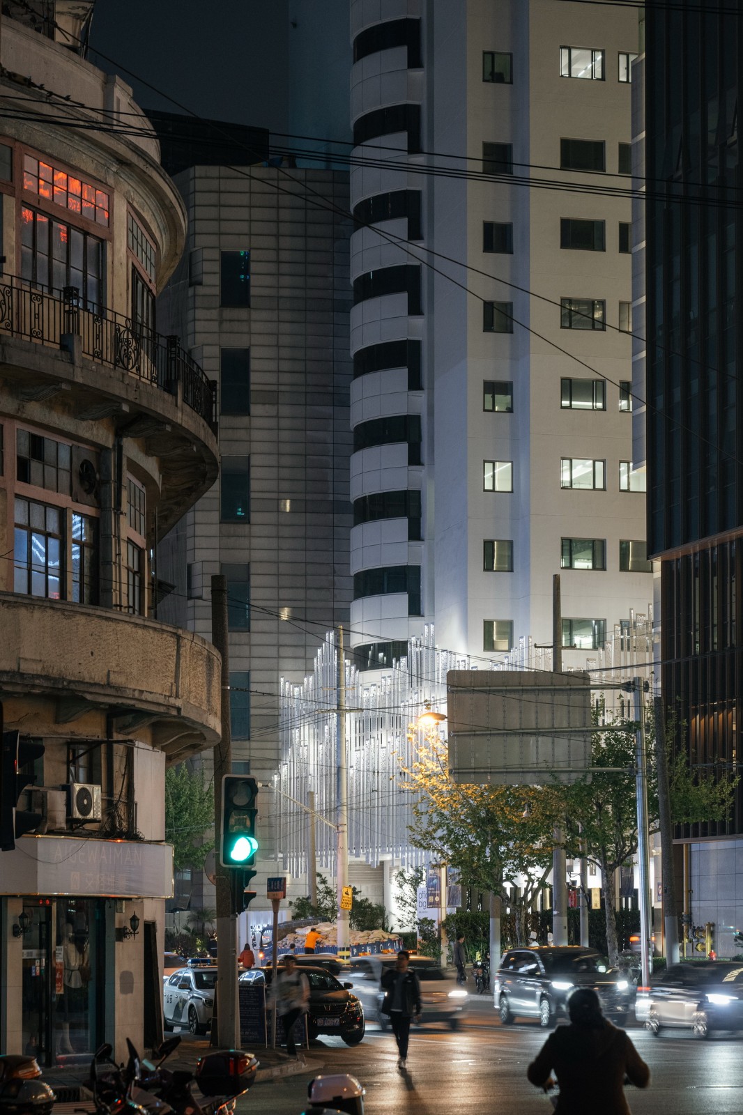 BIM建筑|钢雨：德必上海书城WE改造设计 / Wutopia Lab