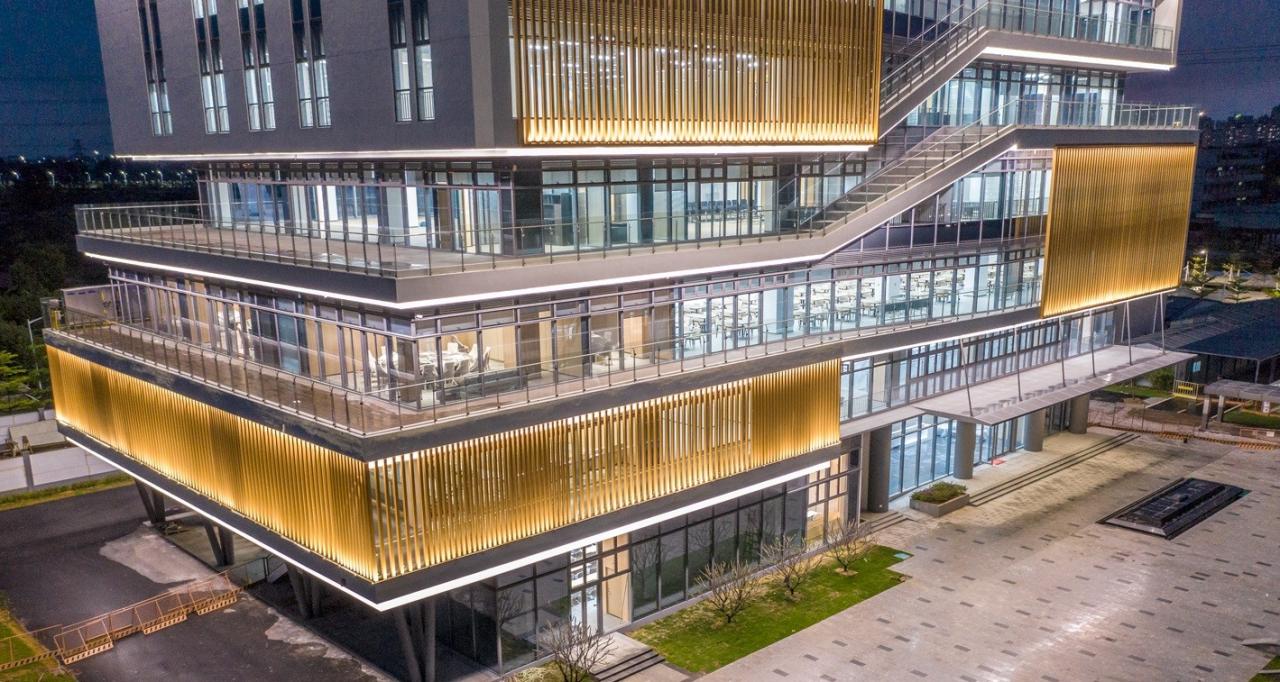 BIM建筑|立于水乡新区的精神堡垒：东莞水乡科创二期 / 森磊国际