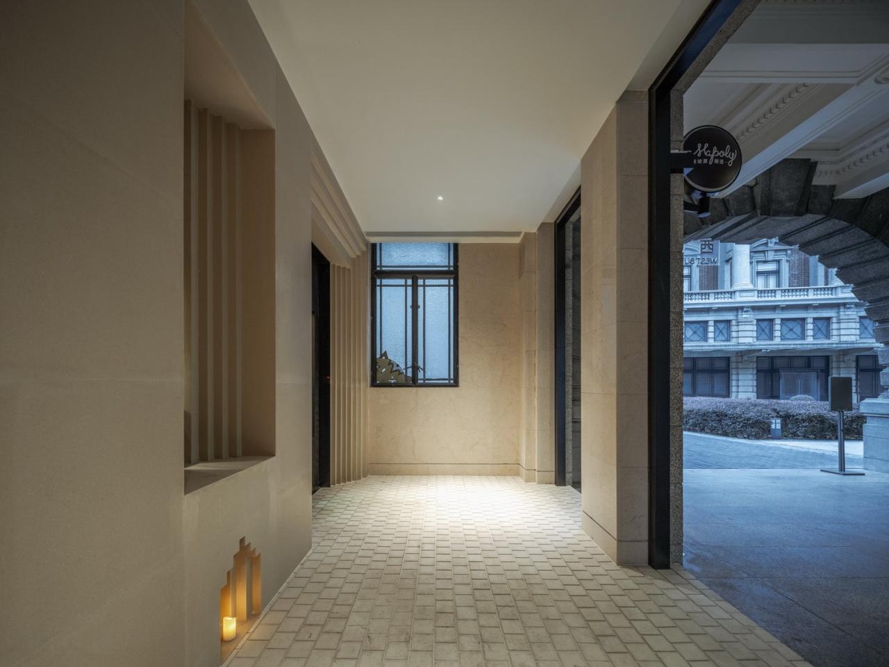 BIM建筑|Piazza in a room：Mapoly Coffee满坡栗咖啡(历史博物馆店) / Wutopia Lab