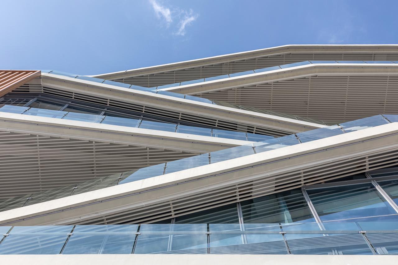 BIM建筑|立于水乡新区的精神堡垒：东莞水乡科创二期 / 森磊国际