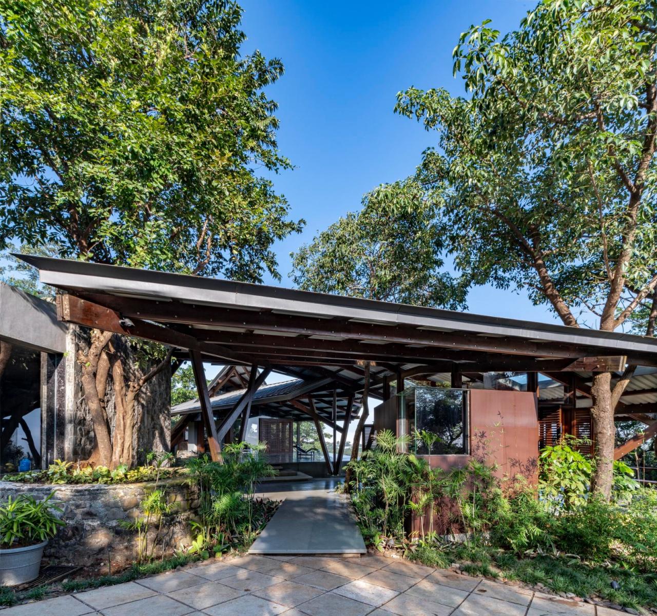 BIM建筑|侧廊之屋 / Malik Architecture