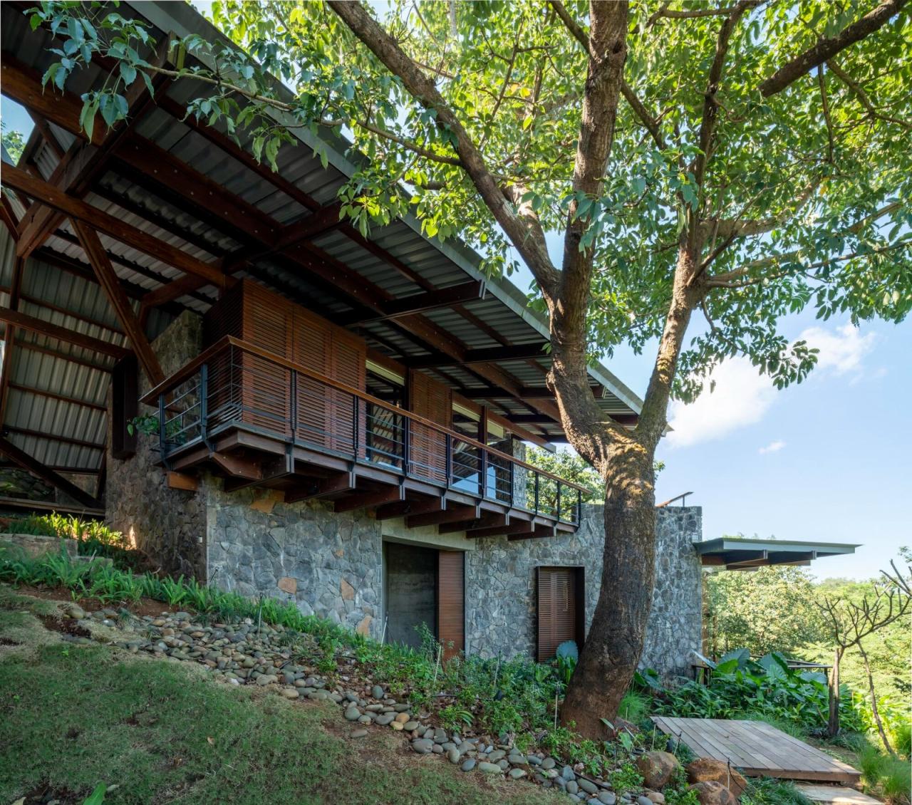 BIM建筑|侧廊之屋 / Malik Architecture