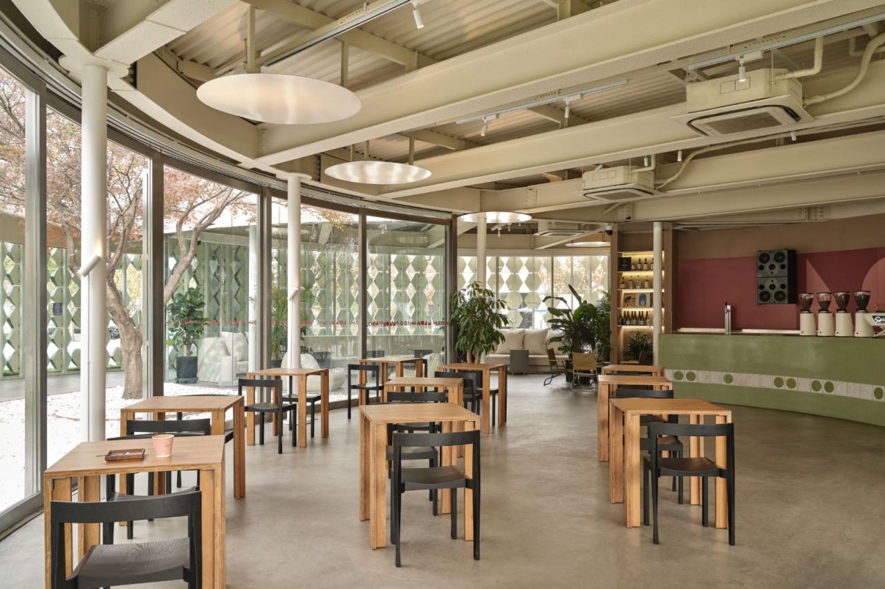 BIM建筑|青枫树下的LOAM瓷屋咖啡 / 八荒设计