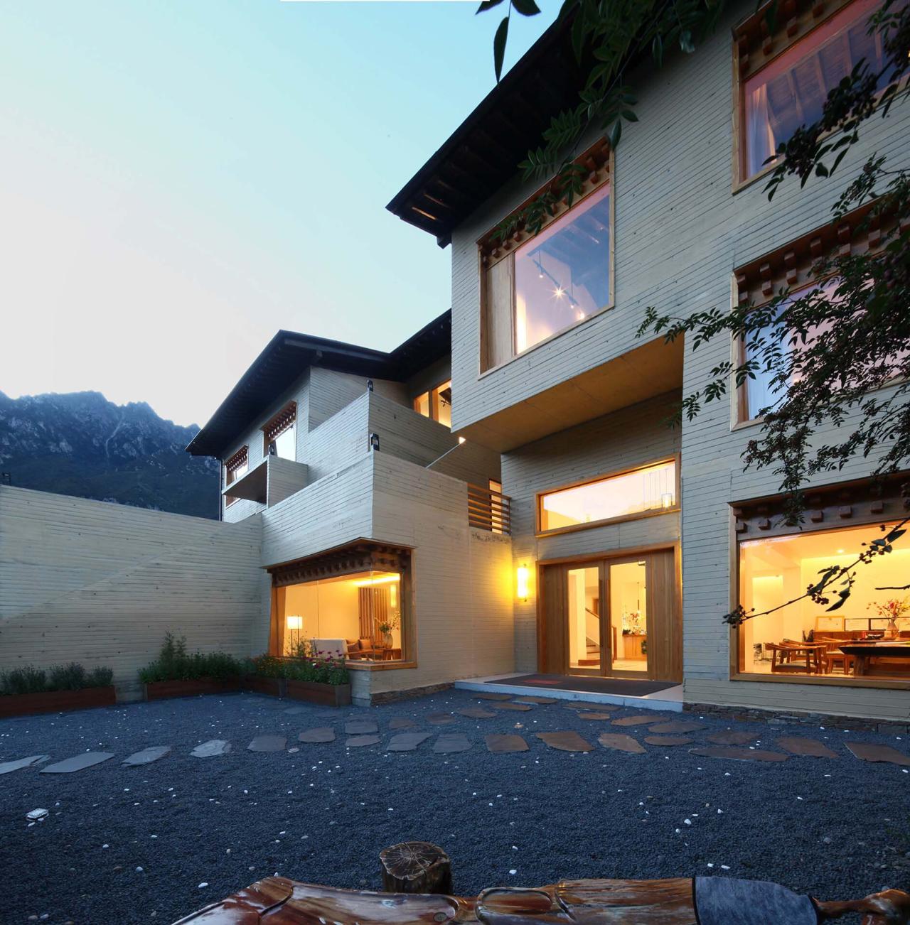 BIM建筑|雪山下的碉房-西藏嘎玛溪卡民宿 / hyperSity Architects