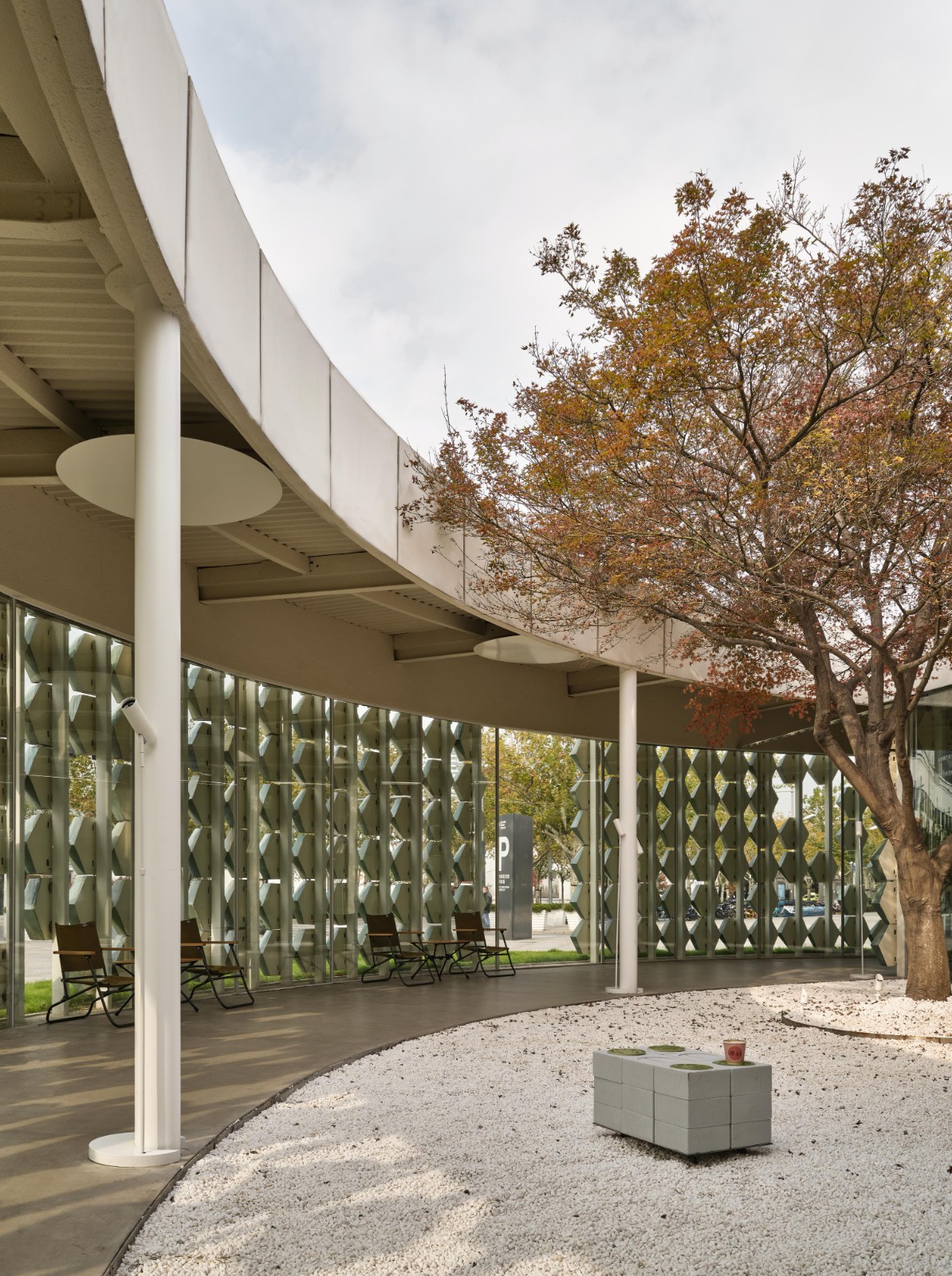 BIM建筑|青枫树下的LOAM瓷屋咖啡 / 八荒设计