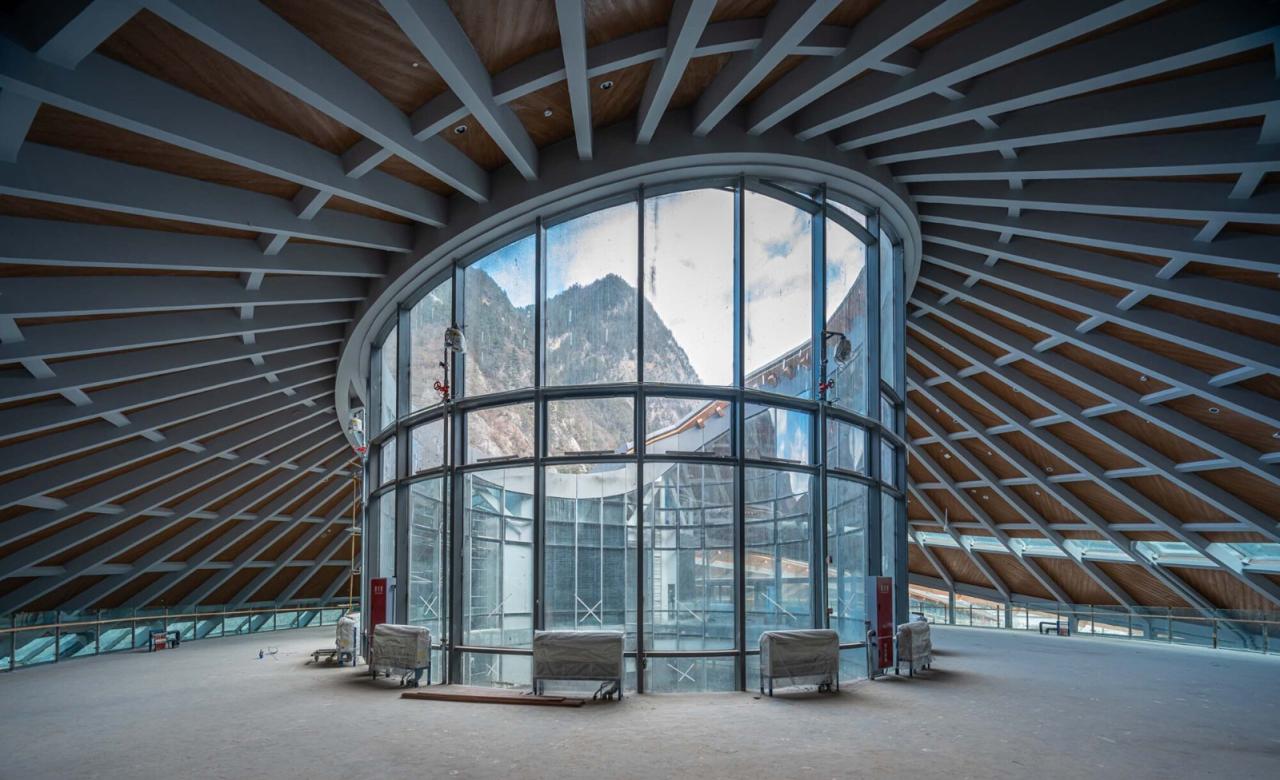 BIM建筑|九寨沟景区沟口立体式游客服务中心 / 清华大学建筑设计研究院